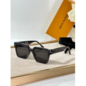 $56.00,Louis Vuitton Sunglasses  # 286499