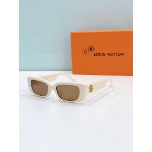 $56.00,Louis Vuitton Sunglasses  # 286527
