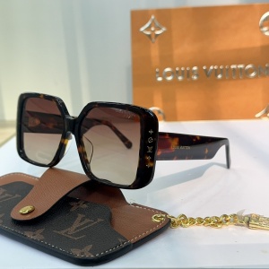 $56.00,Louis Vuitton Sunglasses  # 286560