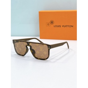 $56.00,Louis Vuitton Sunglasses  # 286571