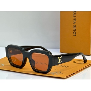 $56.00,Louis Vuitton Sunglasses  # 286595