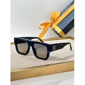 $56.00,Louis Vuitton Sunglasses  # 286630