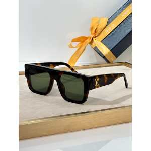 $56.00,Louis Vuitton Sunglasses  # 286632