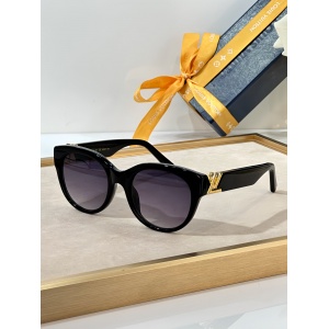 $56.00,Louis Vuitton Sunglasses  # 286655