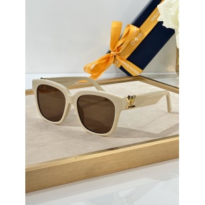 $56.00,Louis Vuitton Sunglasses  # 286658