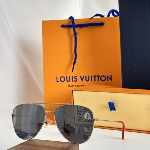 $56.00,Louis Vuitton Sunglasses  # 286705