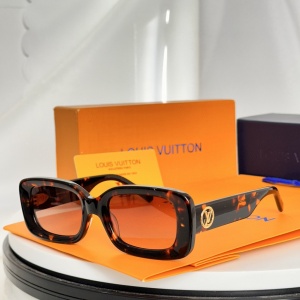 $56.00,Louis Vuitton Sunglasses  # 286710