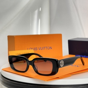$56.00,Louis Vuitton Sunglasses  # 286712