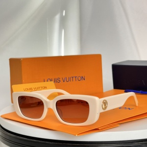 $56.00,Louis Vuitton Sunglasses  # 286713