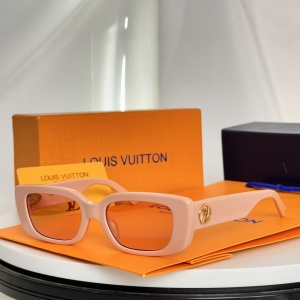 $56.00,Louis Vuitton Sunglasses  # 286716