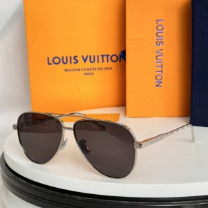 $56.00,Louis Vuitton Sunglasses  # 286740