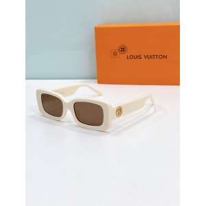 $56.00,Louis Vuitton Sunglasses  # 286749