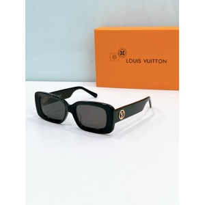 $56.00,Louis Vuitton Sunglasses  # 286750