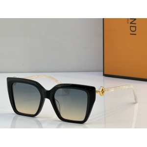 $56.00,Louis Vuitton Sunglasses  # 286790