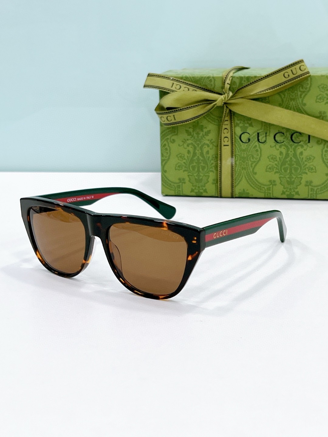 Gucci Sunglasses # 286150