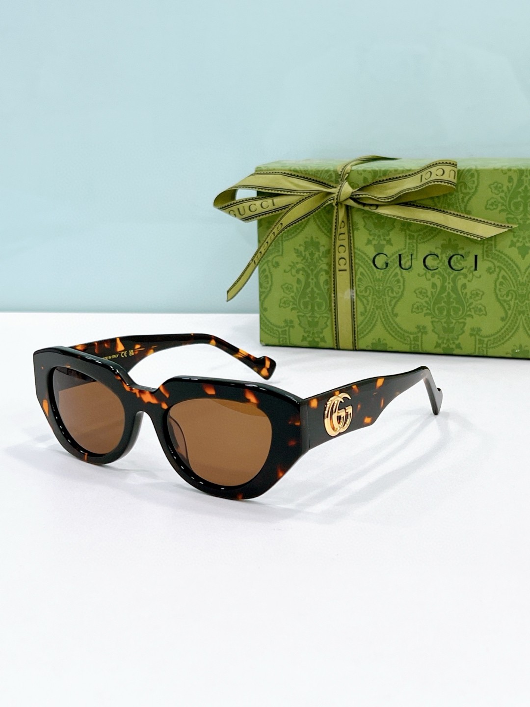 Gucci Sunglasses # 286160
