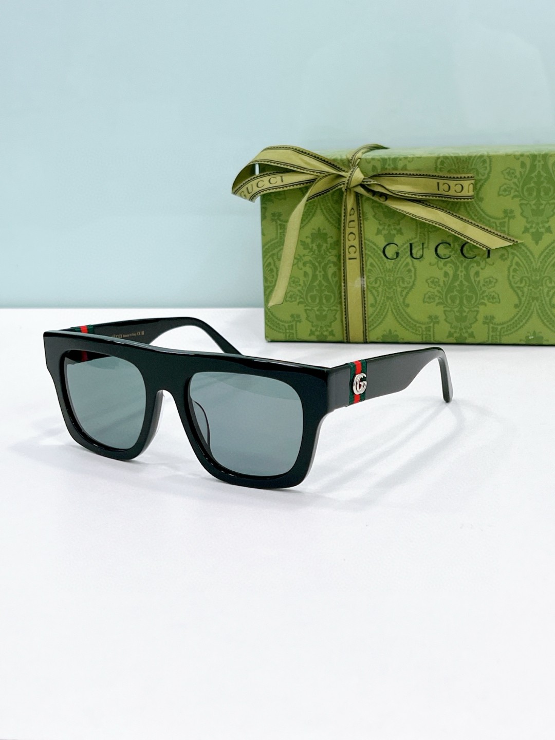 Gucci Sunglasses # 286180
