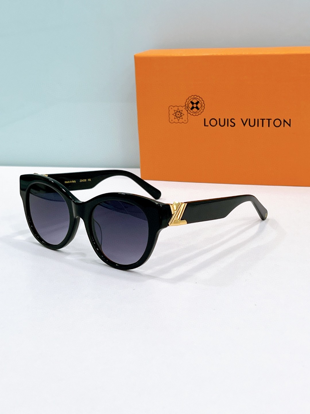 Louis Vuitton Sunglasses # 286340