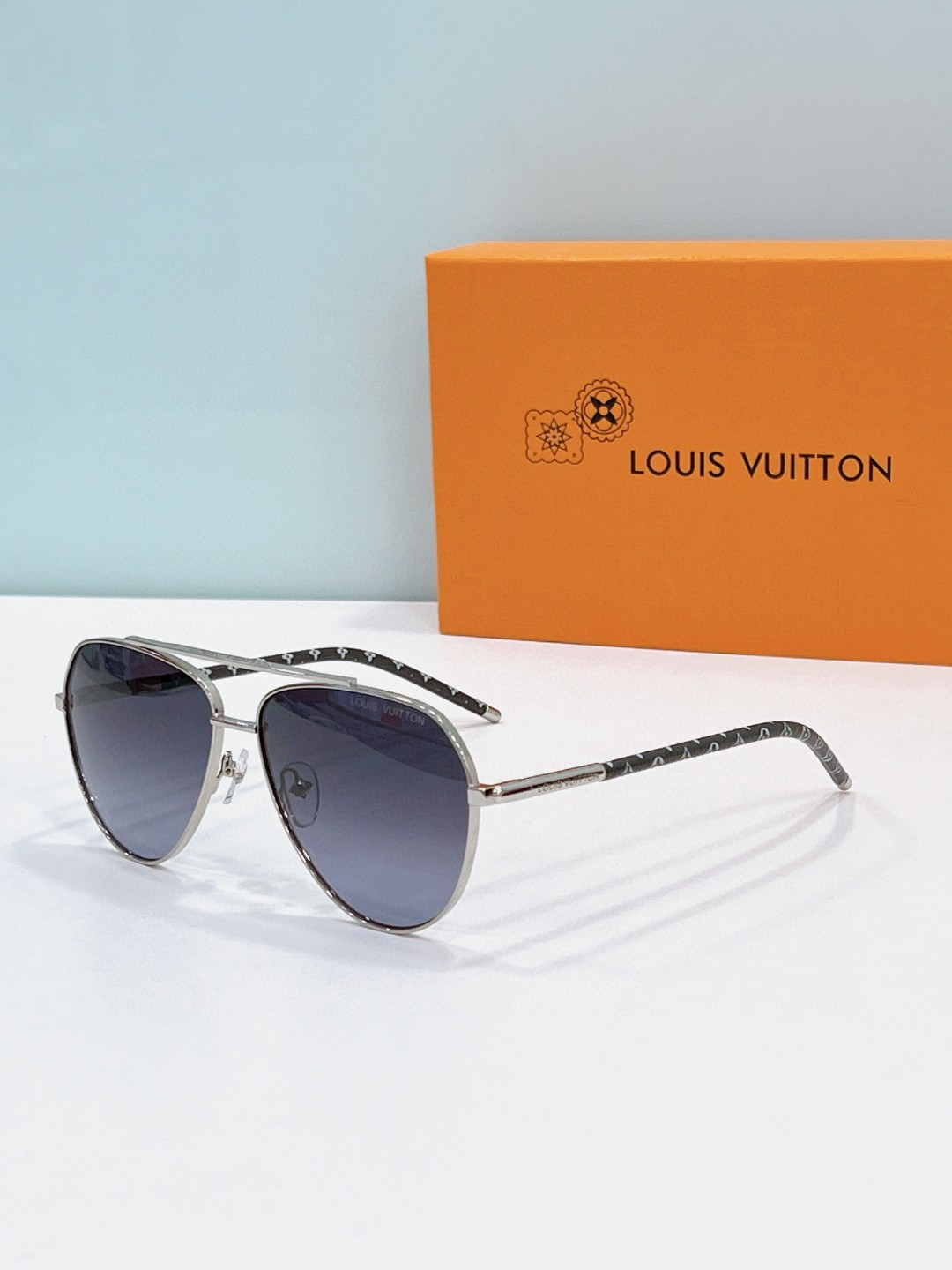 Louis Vuitton Sunglasses # 286350