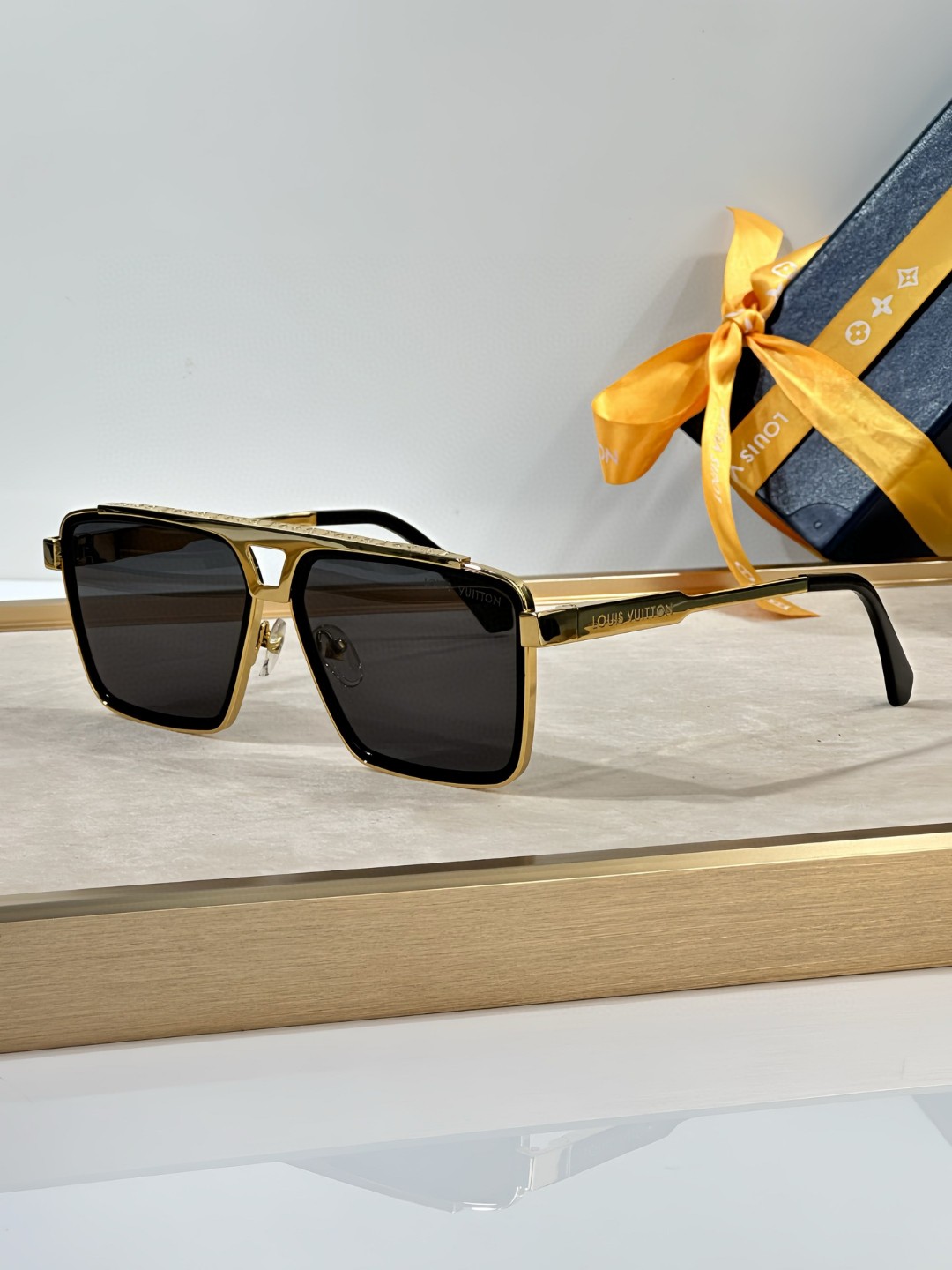 Louis Vuitton Sunglasses # 286397