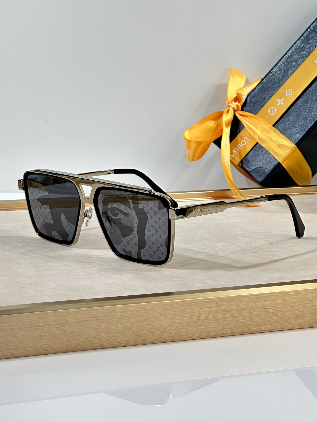 Louis Vuitton Sunglasses # 286402
