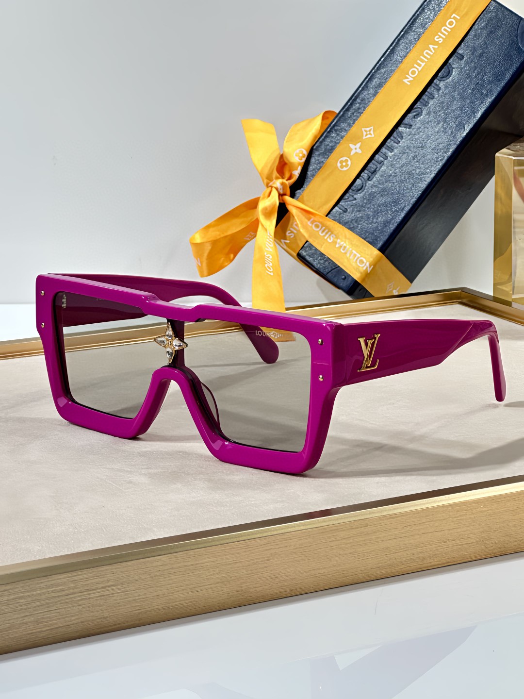 Louis Vuitton Sunglasses # 286447