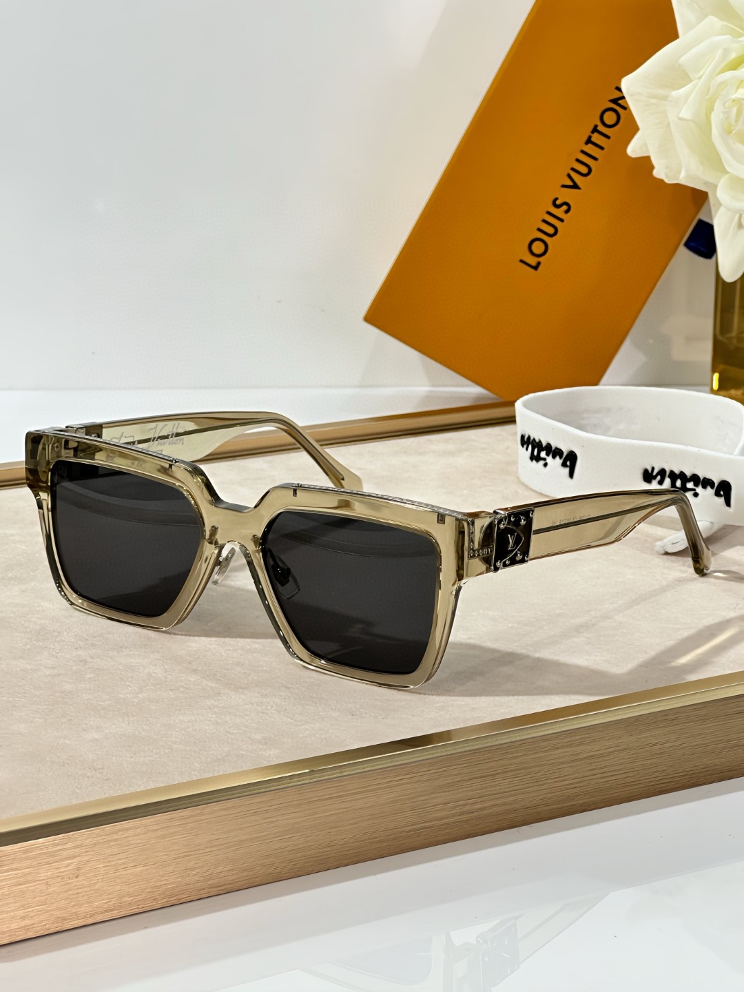 Louis Vuitton Sunglasses # 286485
