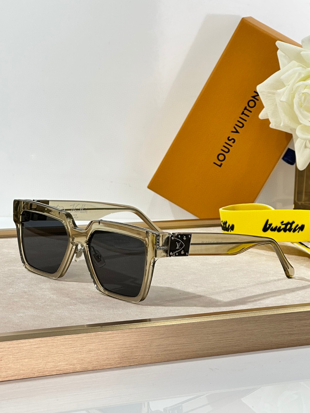 Louis Vuitton Sunglasses # 286493