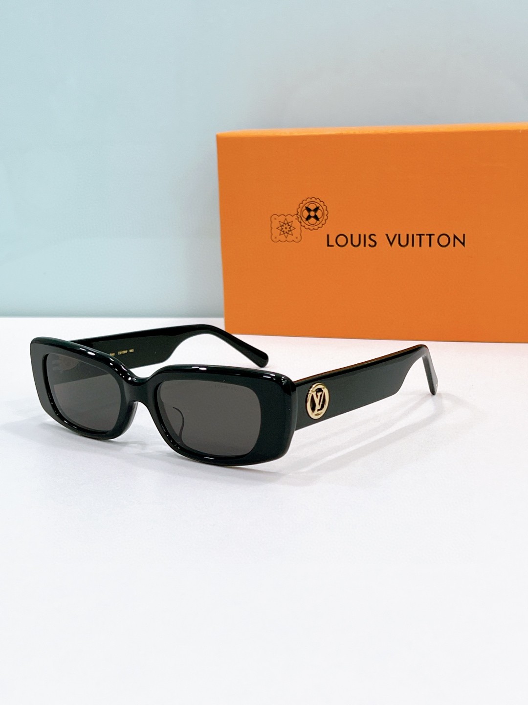 Louis Vuitton Sunglasses # 286529