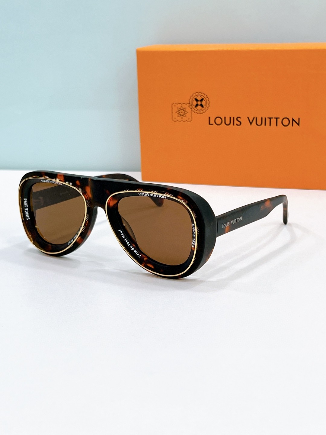 Louis Vuitton Sunglasses # 286576