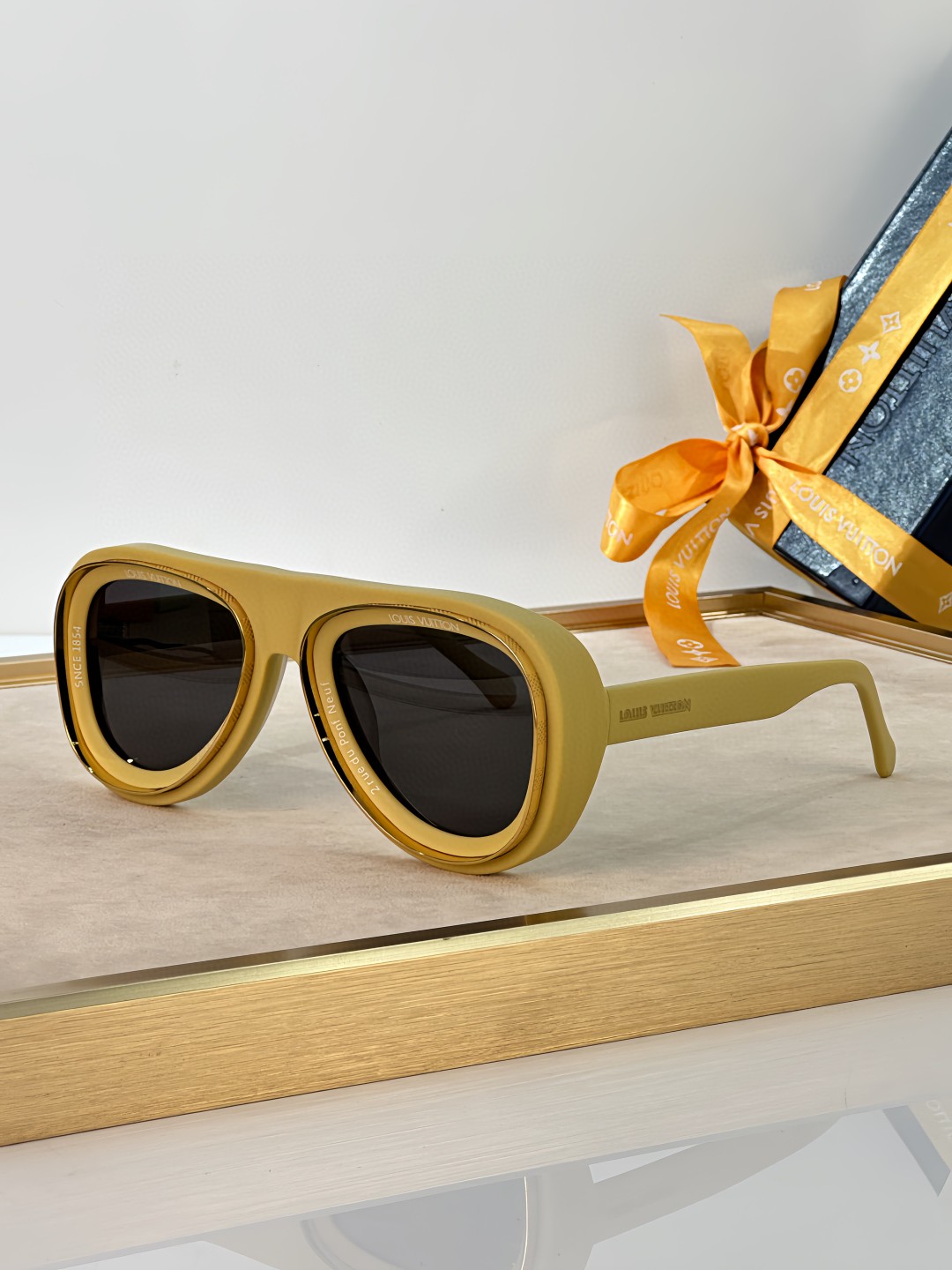 Louis Vuitton Sunglasses # 286605