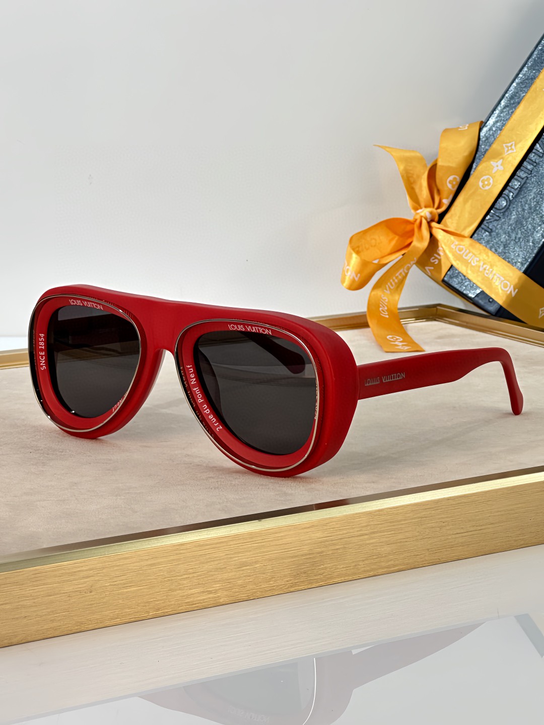 Louis Vuitton Sunglasses # 286606