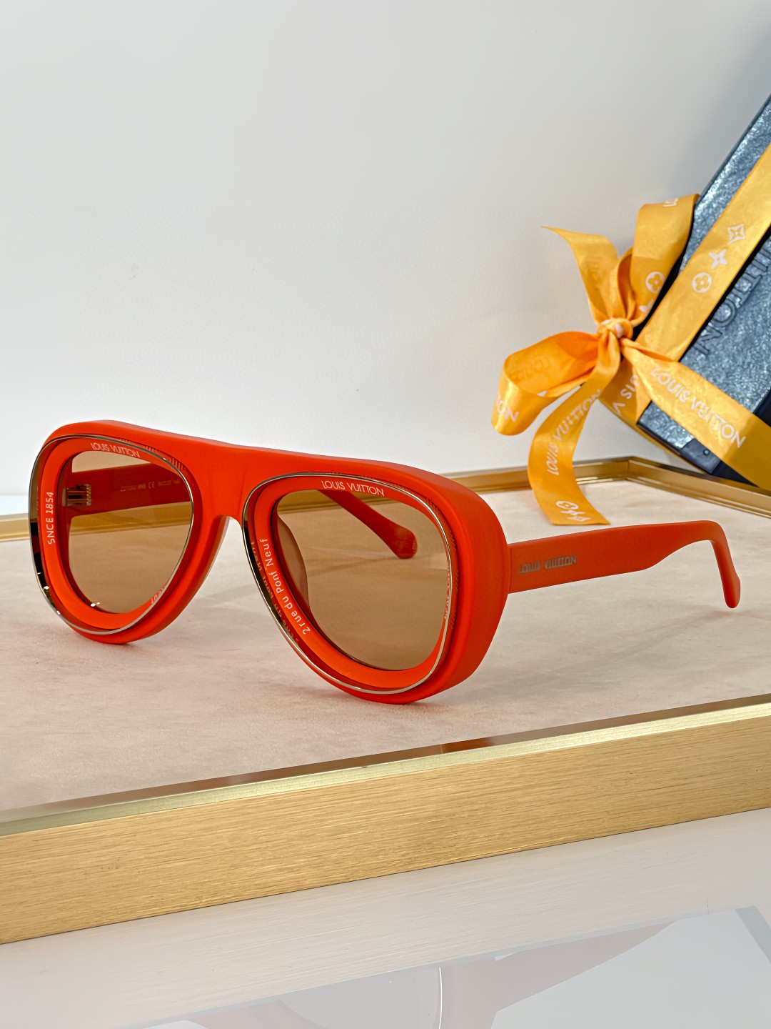 Louis Vuitton Sunglasses # 286608