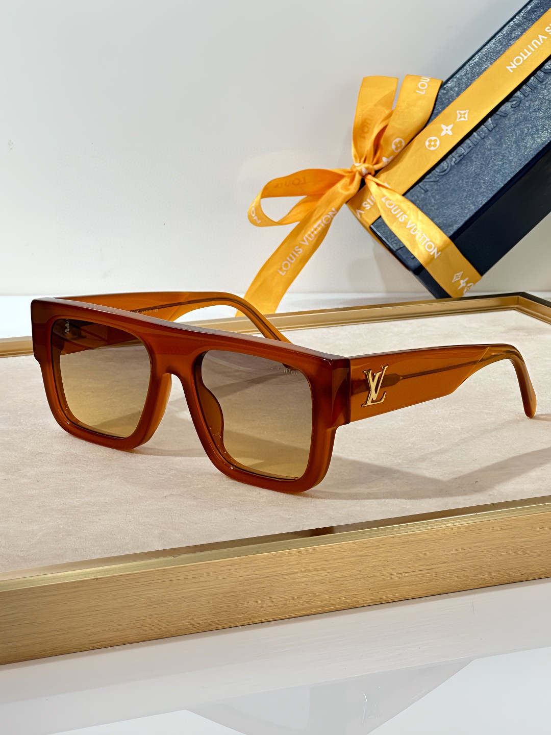 Louis Vuitton Sunglasses # 286634