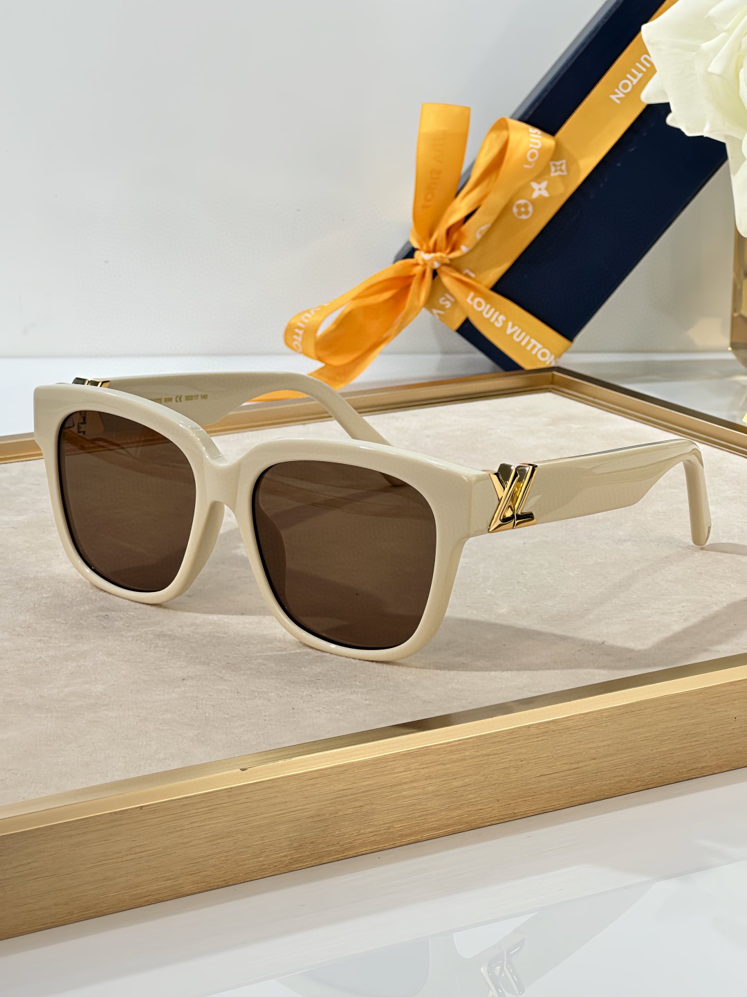 Louis Vuitton Sunglasses # 286658