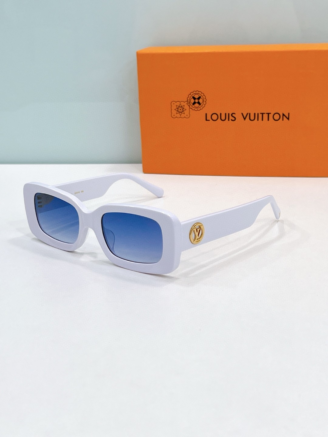 Louis Vuitton Sunglasses # 286748