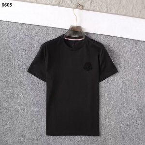 $27.00,Moncler Short Sleeve T Shirts For Men # 287982