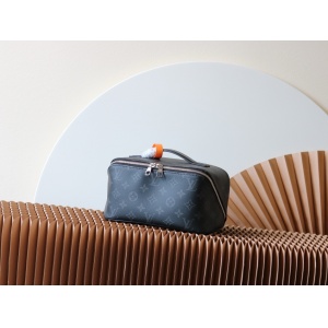 $139.00,Louis Vuitton Cosmetic Bag For Women  # 288127
