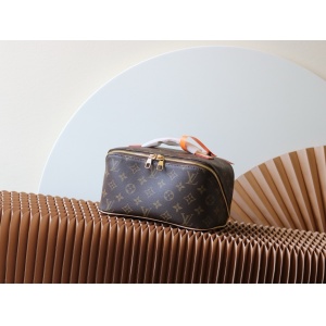 $139.00,Louis Vuitton Cosmetic Bag For Women  # 288128