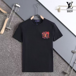 $27.00,Louis Vuitton Short Sleeve T Shirts For Men # 288625