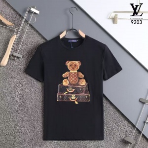 $27.00,Louis Vuitton Short Sleeve T Shirts For Men # 288629