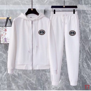 $85.00,Gucci Tracksuits For Men # 289283