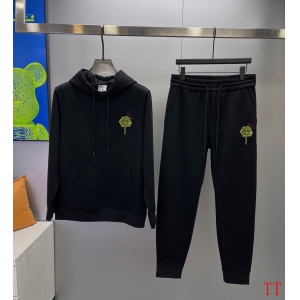 $85.00,Gucci Tracksuits For Men # 289285