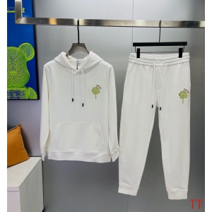 $85.00,Gucci Tracksuits For Men # 289286