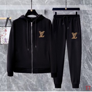 $85.00,Louis Vuitton Tracksuits For Men # 289300