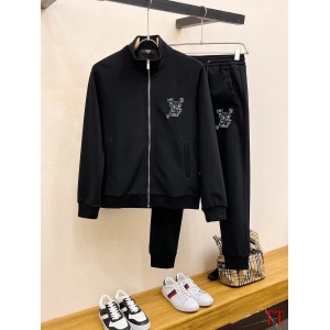 $85.00,Louis Vuitton Tracksuits For Men # 289301