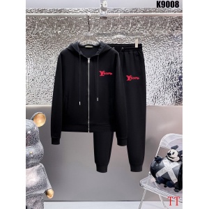 $85.00,Louis Vuitton Tracksuits For Men # 289304