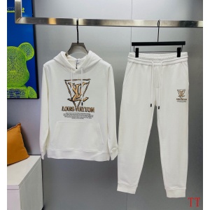 $85.00,Louis Vuitton Tracksuits For Men # 289308