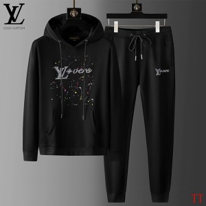 $85.00,Louis Vuitton Tracksuits For Men # 289311