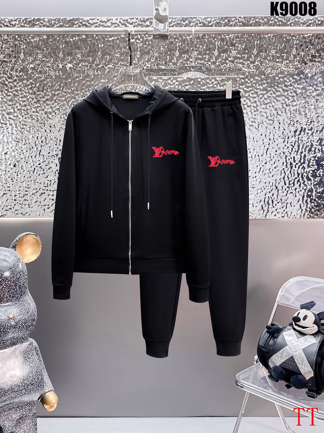 Louis Vuitton Tracksuits For Men # 289304